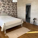 Maison De Sur Seulles בית נופש
