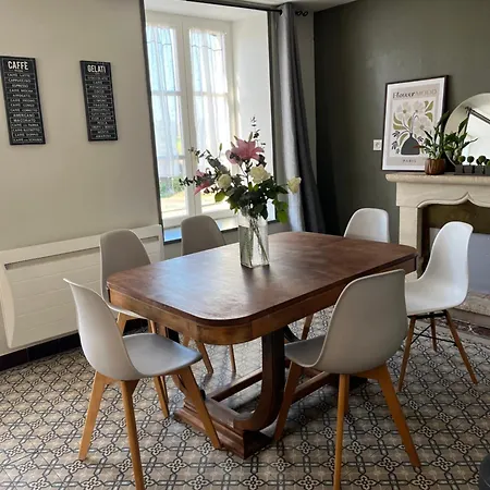 Maison De Sur Seulles Vakantiehuis *