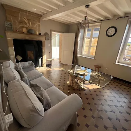 Holiday home Maison De Sur Seulles Vaux-sur-Seulles